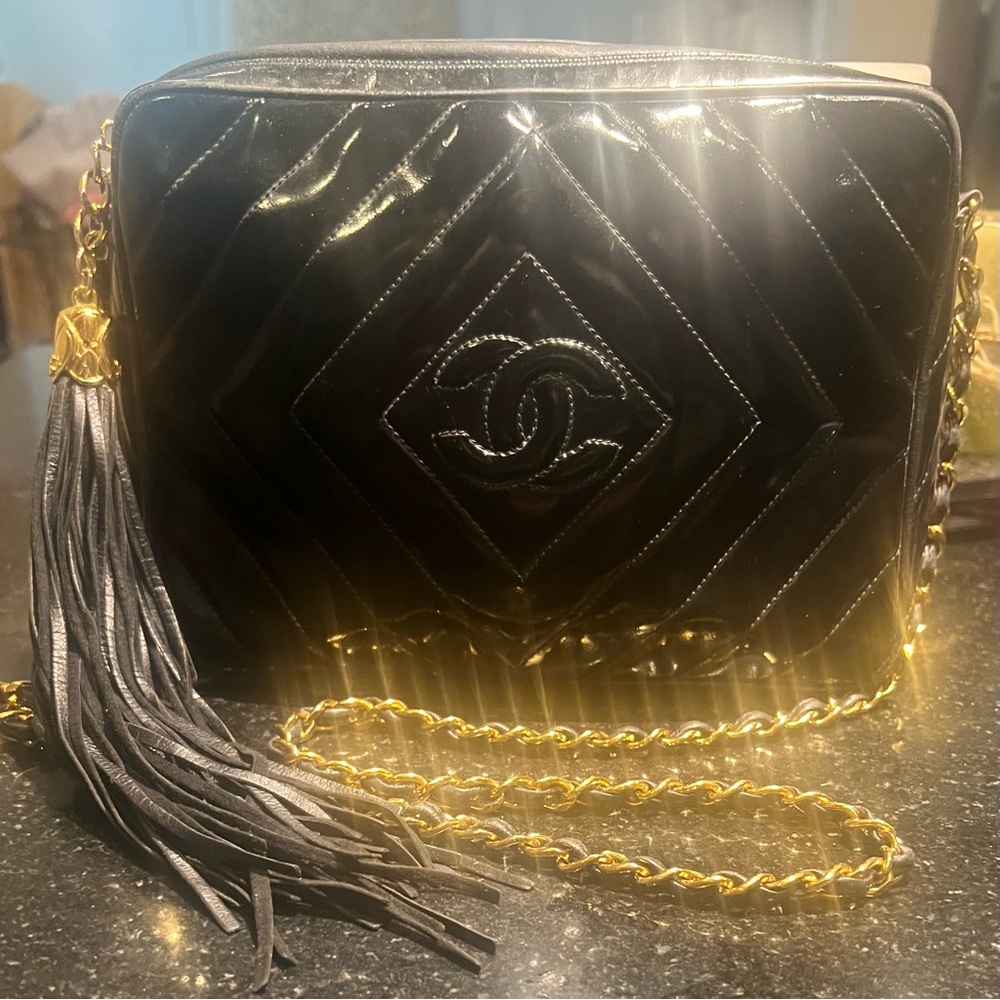 CHANEL Quilted Black Crossbody Bag with Gold Chain